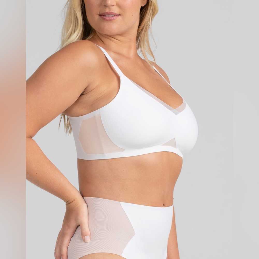 Honeylove Crossover Bra in Sand Size 1X-L - Picture 3 of 12